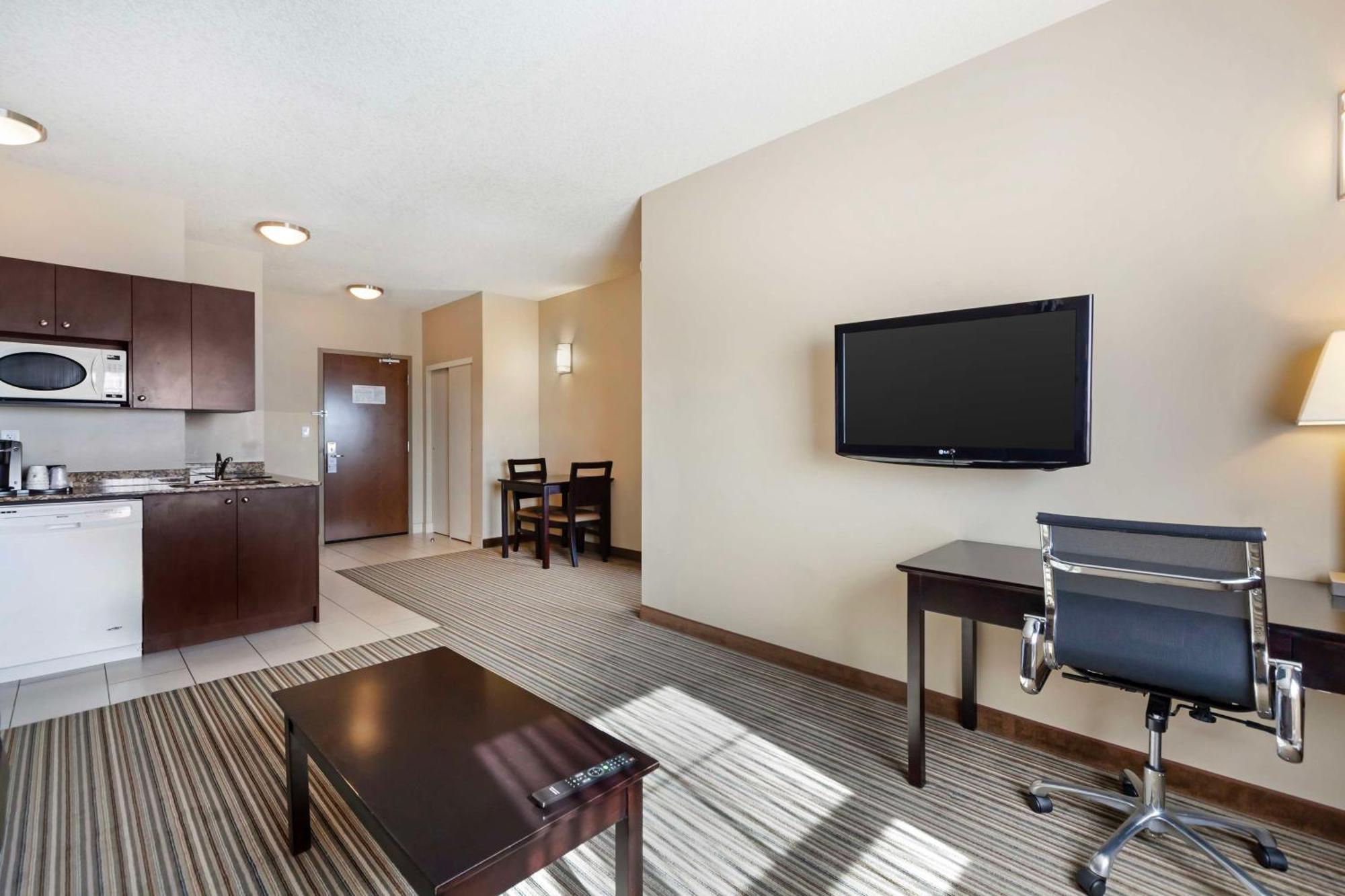 Best Western Plus Peace River Hotel & Suites Exterior photo