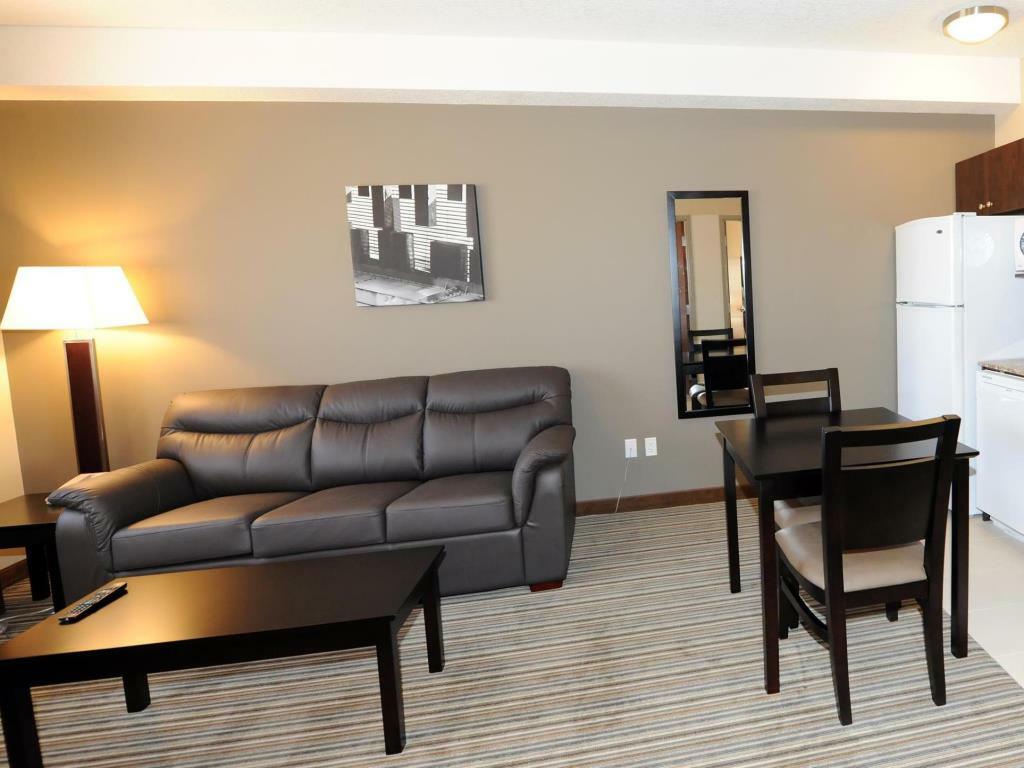Best Western Plus Peace River Hotel & Suites Exterior photo